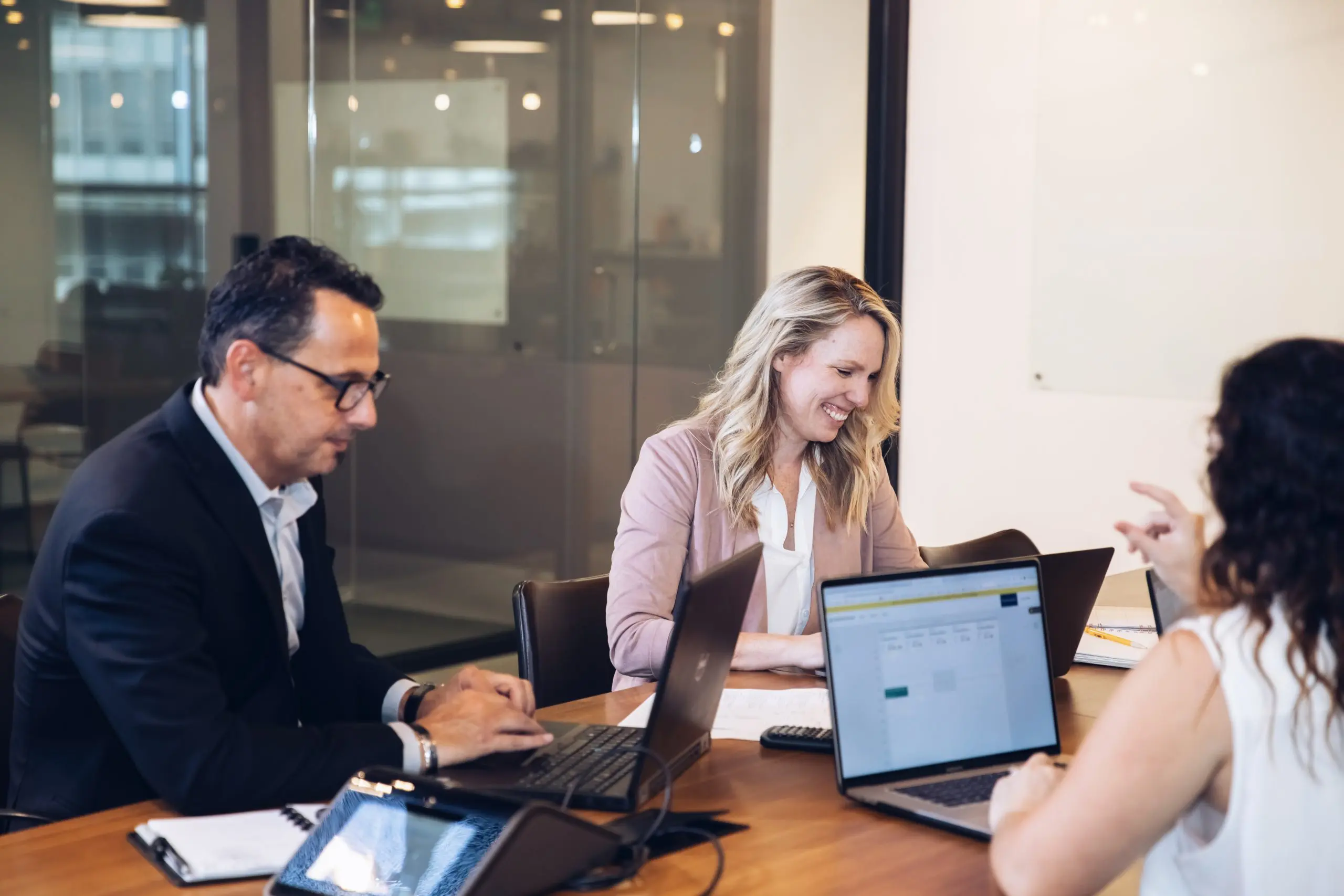 professional copywriter working with other professionals to develop copy that will attract and engage potential customers